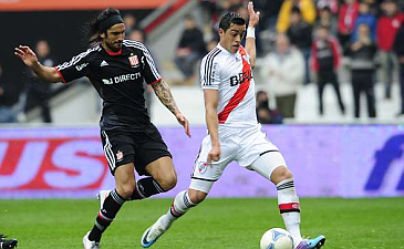 Фунес-Мори забивает, ole.com.ar