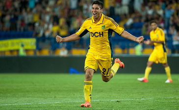 Джонатан Кристальдо оформил дубль © Дмитрий Неймырок