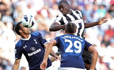 Демба Ба забил один из двух мячей Сорок, Getty Images