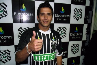 Алоизио, автор хет-трика, infoesporte.com.br