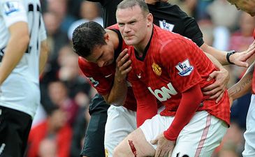 Ван Перси помогает Руни, фото google.com