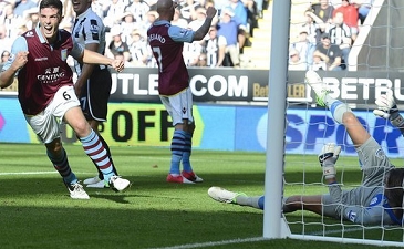 Кирэн Кларк открывает счет, Reuters