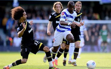 Самба Диаките в матче с Тоттенхэмом, Getty images