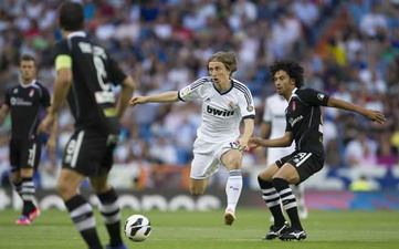 Модрич в матче против Гранады, Getty images