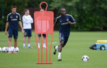 Виктор Мозес, фото chelsea-fc.ru