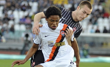 Адриано не зря вышел на замену © Алексей Ковалев , Football.ua