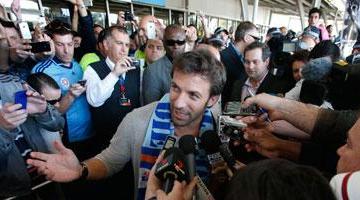 Дель Пьеро встречают в аэропорту, football-italia.net