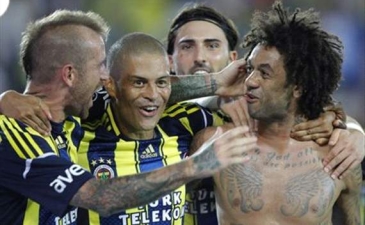 Фенербахче с трудом побеждает, Getty Images