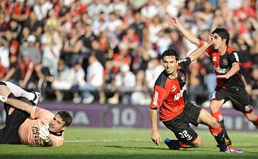 Игнасио Скокко забивает очередной гол, ole.com.ar