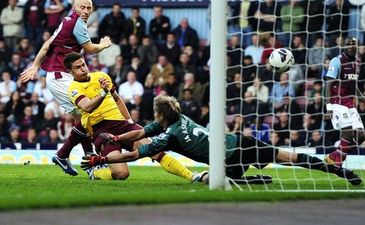 Жиру забил первый мяч Арсенала, BBC