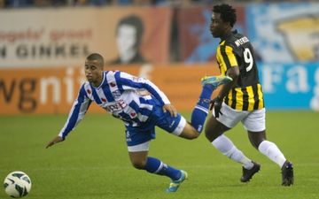 Вилфрид Бони (справа), fcupdate.nl