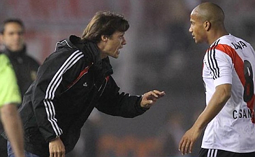 Матиас Алмейда и Карлос Санчес, lanacion.com