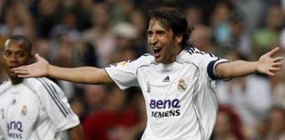 Рауль празднует победный гол, фото Reuters