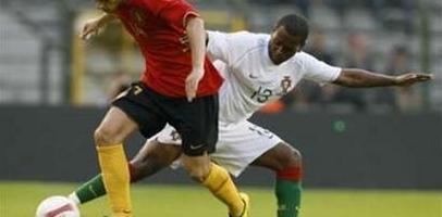 Мигел (на заднем плане), фото Reuters