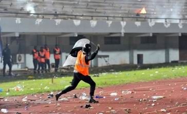 В результате беспорядков пострадали 10 человек, AP 