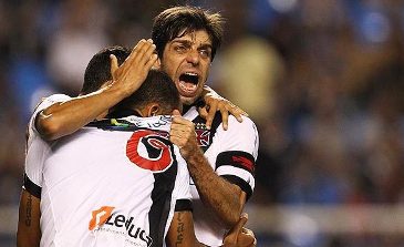 Жуниньо Пернамбукано с партнерами, vasco.com.br