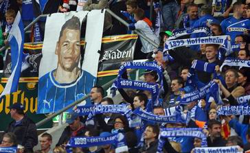 Фаны поддерживают Вукчевича, Getty images