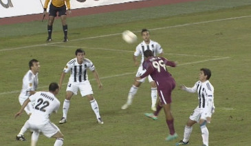 Удар Рондона, фото uefa.com