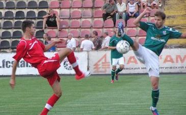 В первом круге казалось, что Оболонь и Сталь поконкурируют за выход в премьер-лигу, фото А.Цыганенко, ФК Сталь. 