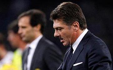 Вальтер Маццарри на фоне Аллегри, football-italia.net