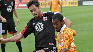 Бранко Бошкович (слева), dcunited.com