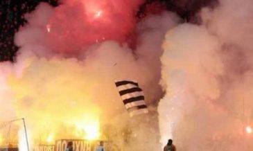 Как всегда, стадион ПАОКа привествовал соперника пиротехническим шоу, goole.com