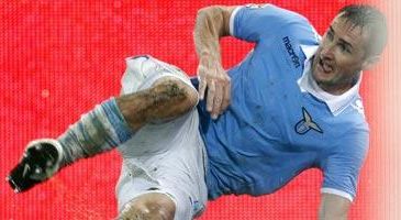 Клозе записал на свой счет второй гол в матче, фото football-italia.net