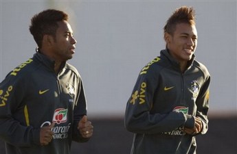 Робиньо и Неймар, АР