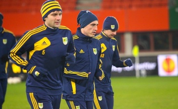 Шелаев, Пшеничных и Ребенок, фото Николая Брынзы, Football.ua