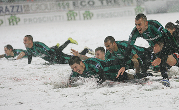 Игроки Сассуоло празднуют очередной успех, фото sassuolocalcio.it