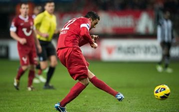 Шадли открывает счет, ANP