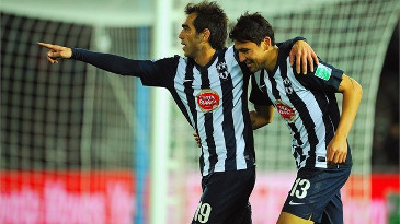 Сесар Дельгадо принимает поздравления © Getty Images