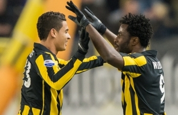 Вилфрид Бони (справа), fcupdate.nl