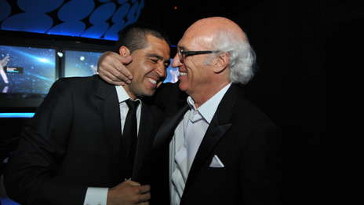 Рикельме с любимым тренером, lanumero12.com