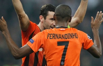 Срна и Фернандиньо, esporte.uol.com.br