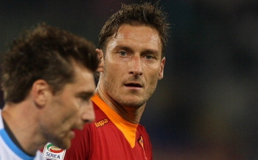 Де Санктис и Тотти: кто кого огорчит? Фото Getty Images