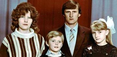 Анатолий Тимощук с родителями