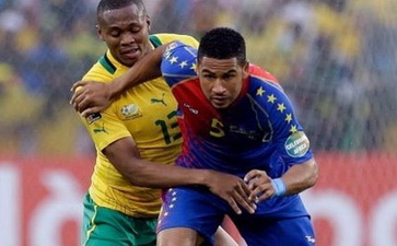 Кагишо Дикгачои в матче против Кабо-Верде. tribunnews.com