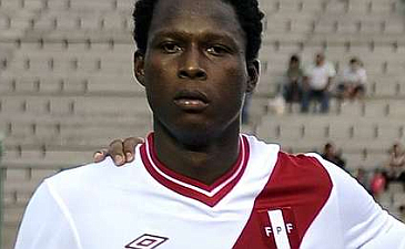 Макс Барриос или Хуан Эспиноса, ole.com.ar