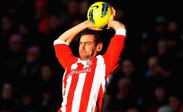 Рори вбрасывает мяч из-за боковой, Getty images