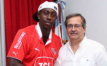 Хуан Кайседо и президент Индепендьенте Хавьер Кантеро, ole.com.ar