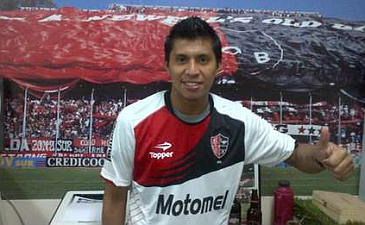 Крусадо уже примерил футболку Ньюэллза, ole.com.ar