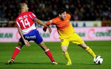 Месси в матче пртив Гранады, goal.com