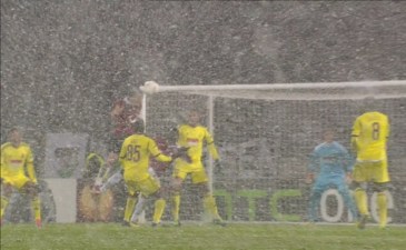 Вот такая погодка была в Ганновере, UEFA.com 