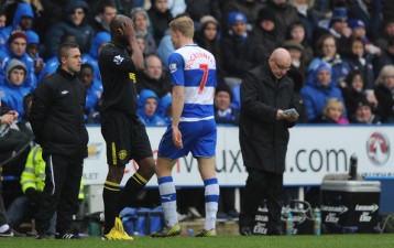 Погребняк покидает поле после удаления, Getty Images