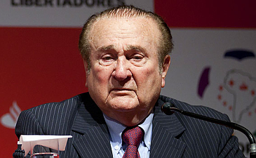 Николас Леос, президент КОНМЕБОЛ, AP