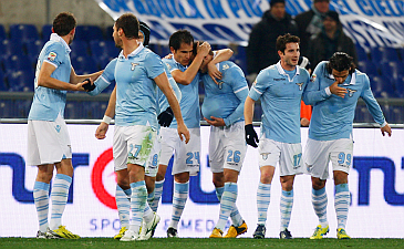 Раду принимает поздравления, Getty Images