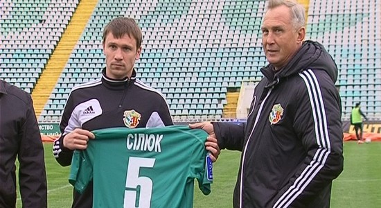 Силюк с новым тренером и новой футболкой, фото Романа Кобы