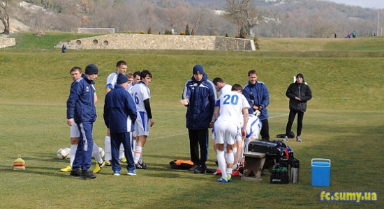 Сумы: два игрока на просмотре