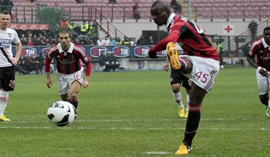 Дубль на счету Марио Балотелли, фото Reuters